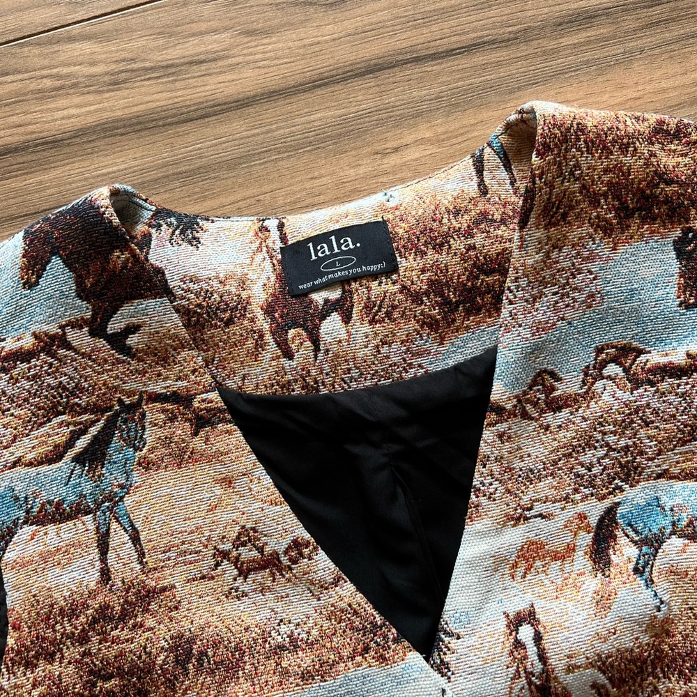 Dressed in LALA Tapestry Horse Print Button-Up Vest Sz Large - Picture 3 of 7